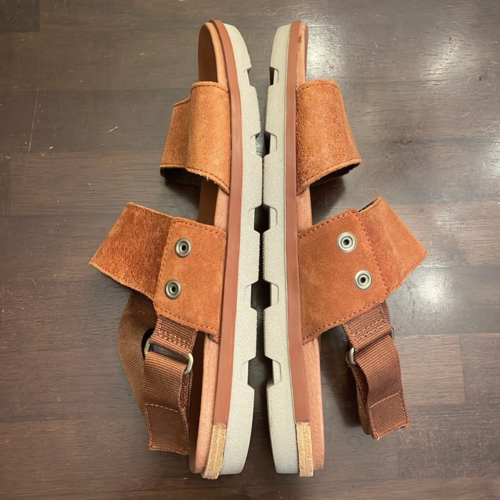 Sorel Rustic brown  leather sandals with adjustable back strap. Womens Size 10. - Picture 4 of 7